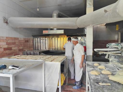 عکس نان بربری روغنی استقلال 