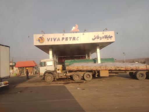 عکس پمپ بنزین سلفچگان