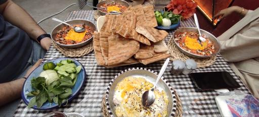 عکس صبحانه سرا کافه شب نشین 