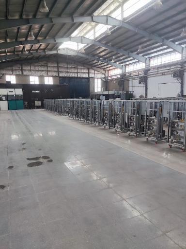 عکس کارخانه تولید ملزومات برق TMB