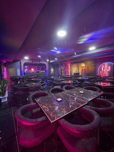 عکس کافه شایلوت