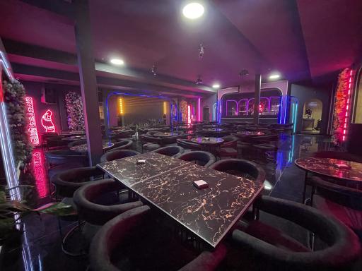 عکس کافه شایلوت