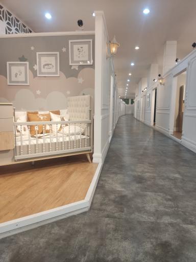 عکس فروشگاه تخت خواب اپادانا