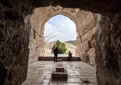 عکس آرامگاه خواجوی کرمانی