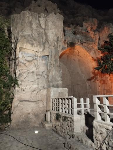 عکس آرامگاه خواجوی کرمانی