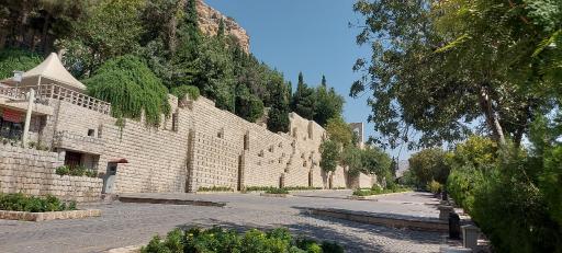 عکس آرامگاه خواجوی کرمانی