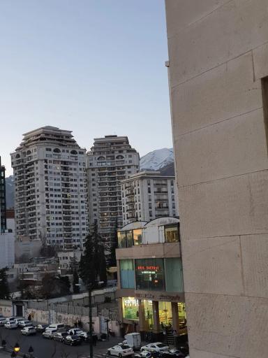 عکس برج دو قلو فرمانیه