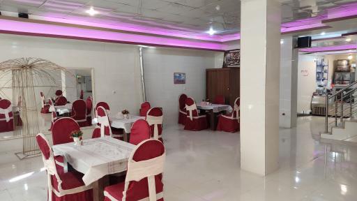 عکس رستوران فانوس طلایی 