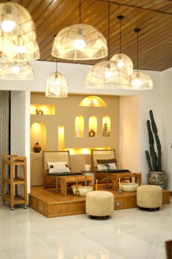 عکس سالن زیبایی آناهیتا انتظاری