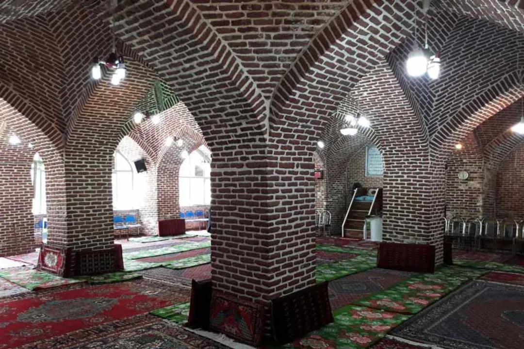 عکس مسجد تاریخی طاق