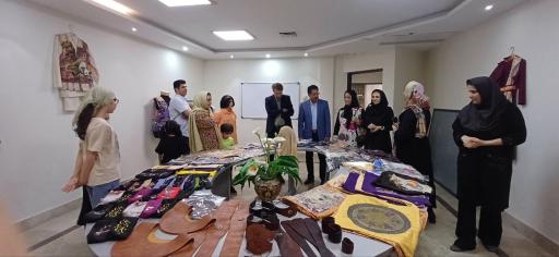 عکس پژوهش سرای فرهنگ و ادب پارسی ثابت