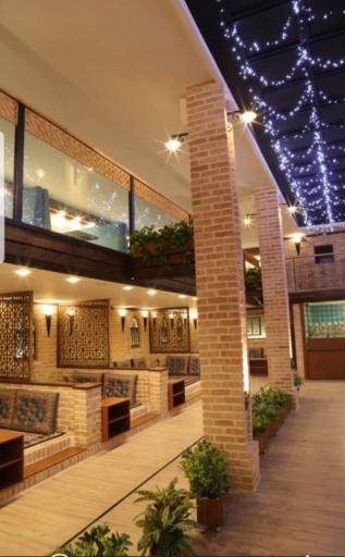 عکس مرکز خرید اطمینان ایرانیان