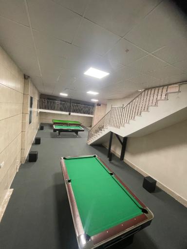 عکس بیلیارد و گیم سنتر پلاتو