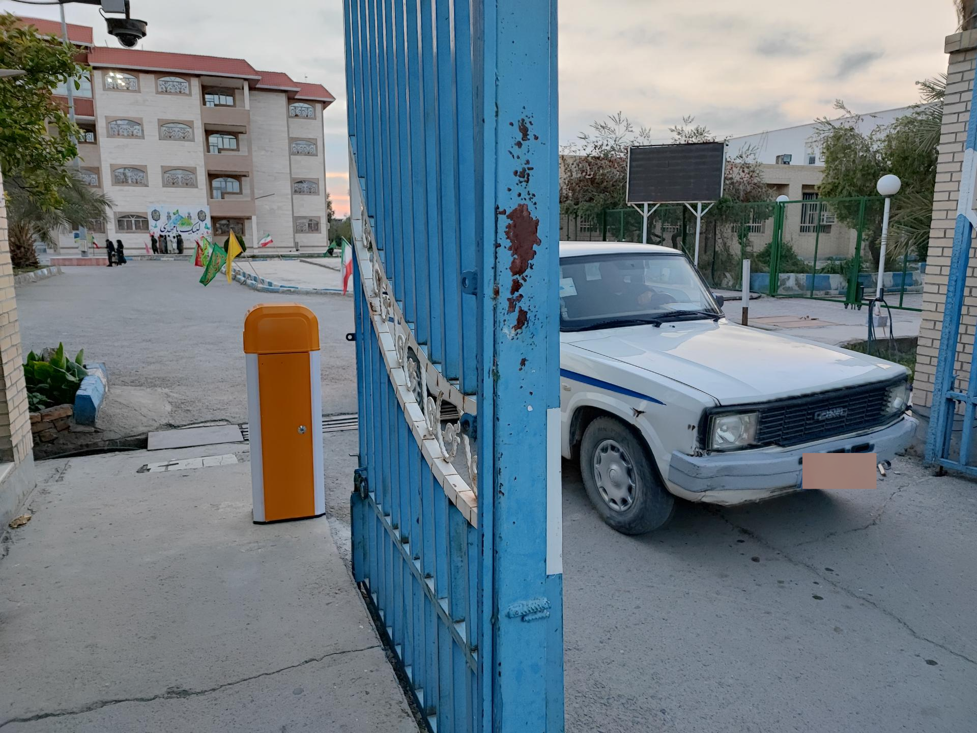 عکس دانشگاه آزاد اسلامی واحد سراوان