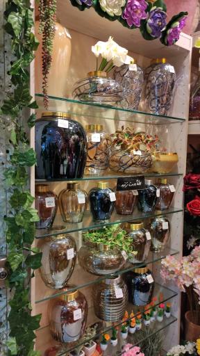 عکس گلفروشی مصنوعی هدیه (فلورا)