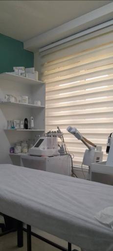 عکس کلینیک زیبایی پوست مو گندم