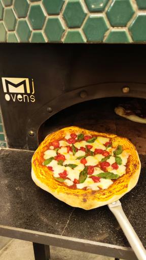 رستوران ایتالیایی لیلو