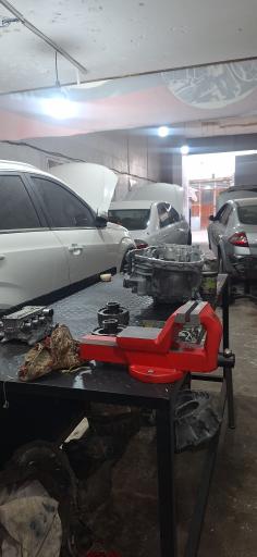 عکس تعمیرگاه گیربکس اتوماتیک اصفهان تکنیک 