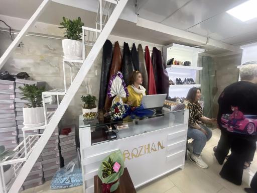 کیف و کفش روژان