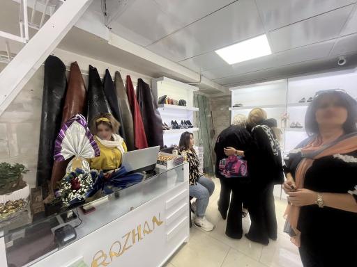 کیف و کفش روژان