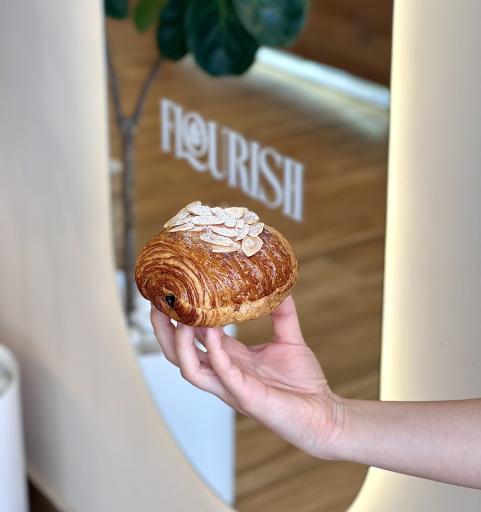 عکس کافه بیکری فلوریش 