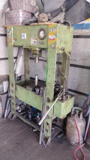 جلوبندی هیدرولیک محسن حیدری 