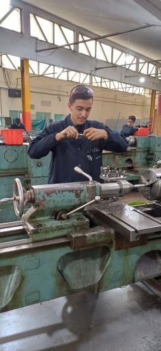 عکس هنرستان فنی و حرفه ای سروش