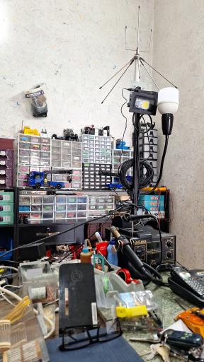 عکس موسسه آموزشی سرزمین ربات‌ها