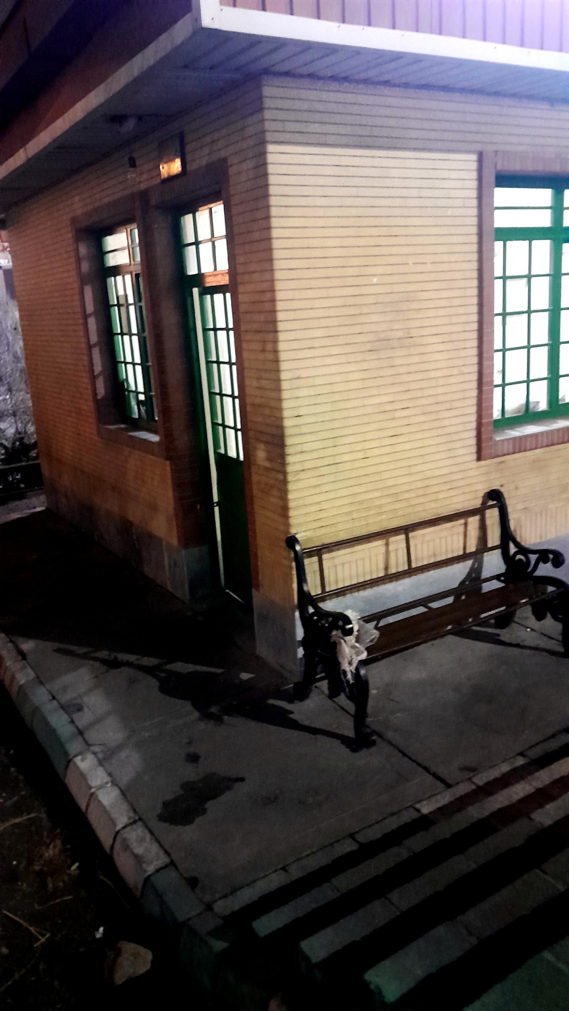 عکس نگهبانی پارک مهرولایت