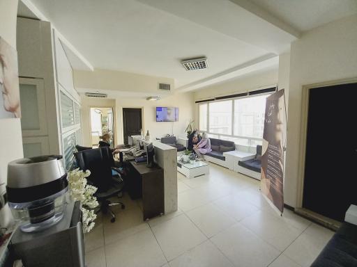 عکس کلینیک پوست،مو و زیبایی لارا