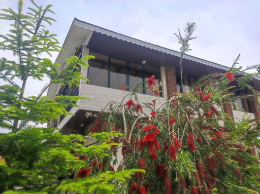 عکس مجتمع تفریحی و رستوران باغ زندگی