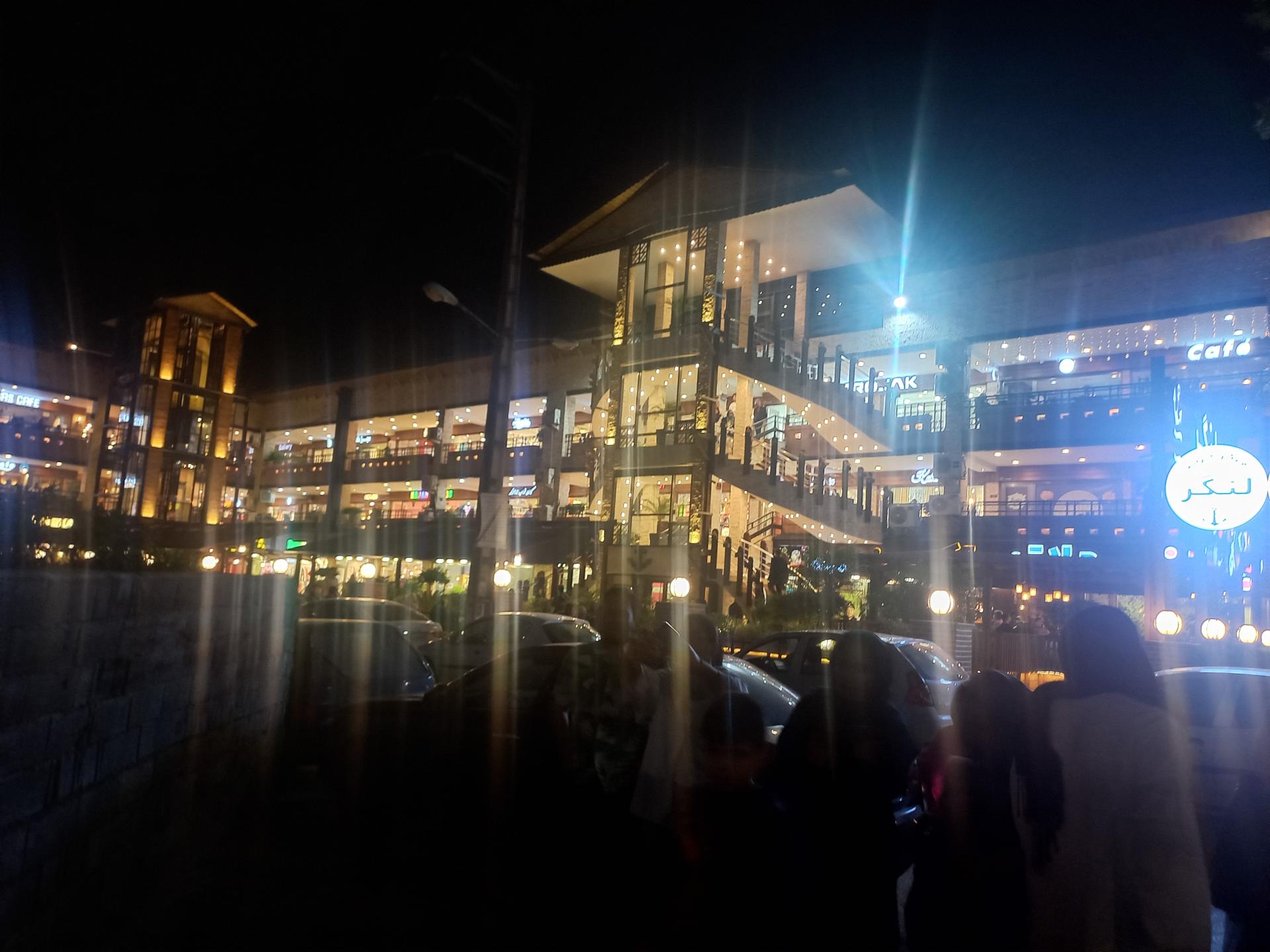 عکس مرکز خرید لنگر