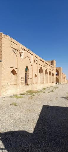 عکس کاروانسرای قدیمی مهیار