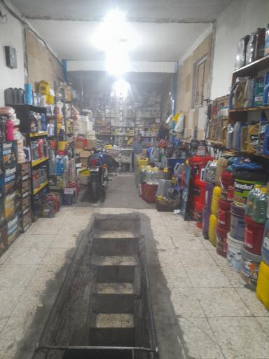 عکس تعویض روغن و آپاراتی رحیم