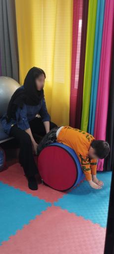 عکس کاردرمانی و گفتاردرمانی هیرو اسلامشهر