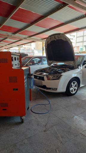 عکس کلینیک کربن زدایی و احیا کاتالیزور بهنام جعفری