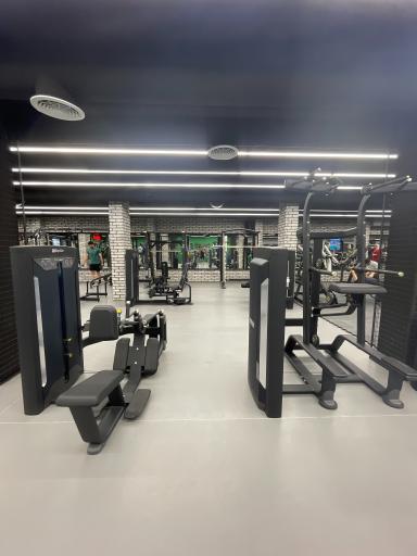 عکس باشگاه بدنسازی ژنتیک