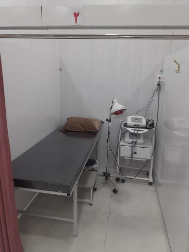 عکس کلینیک فیزیوتراپی بهار