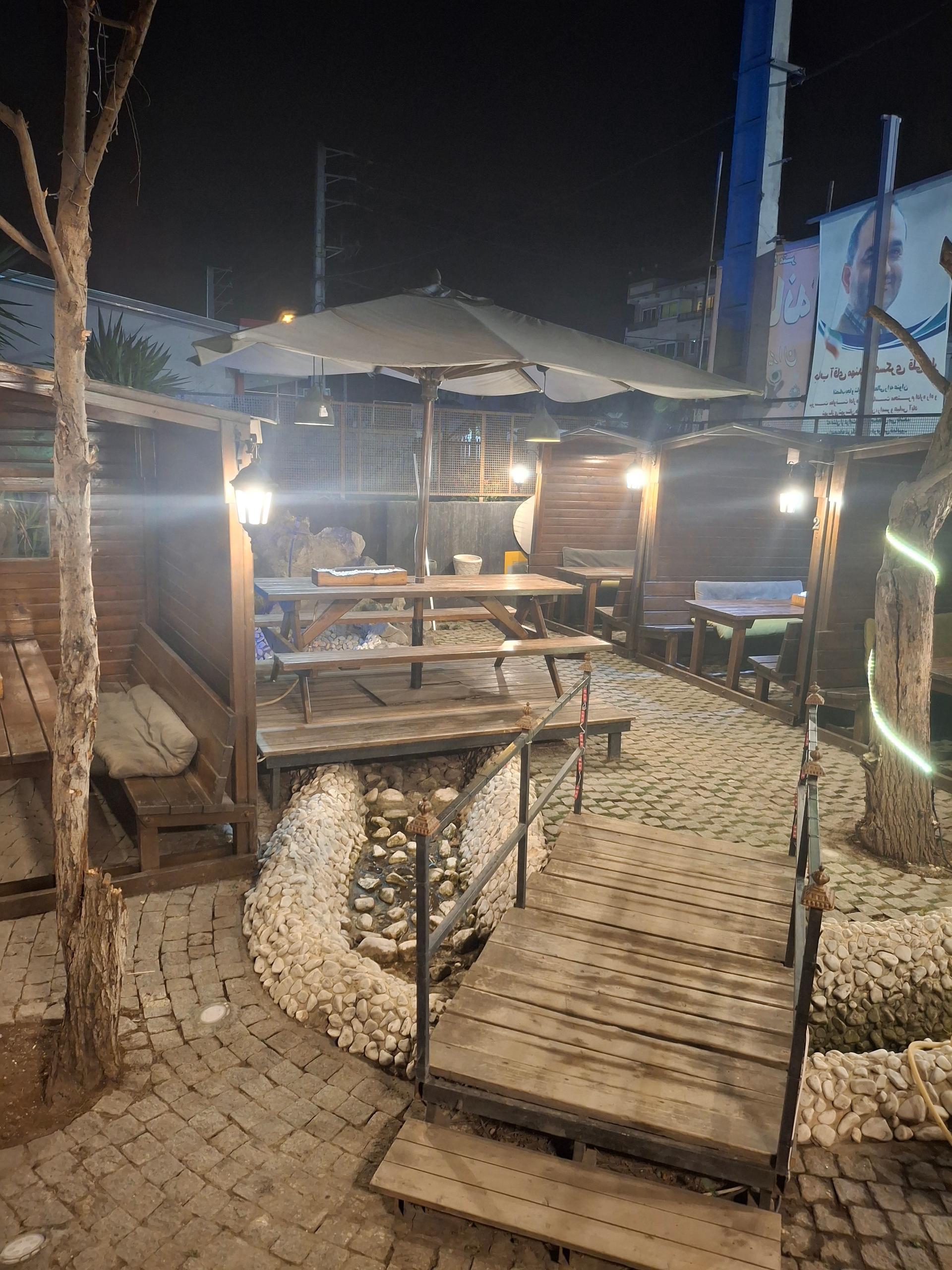 عکس کافه باغ نور و صفا