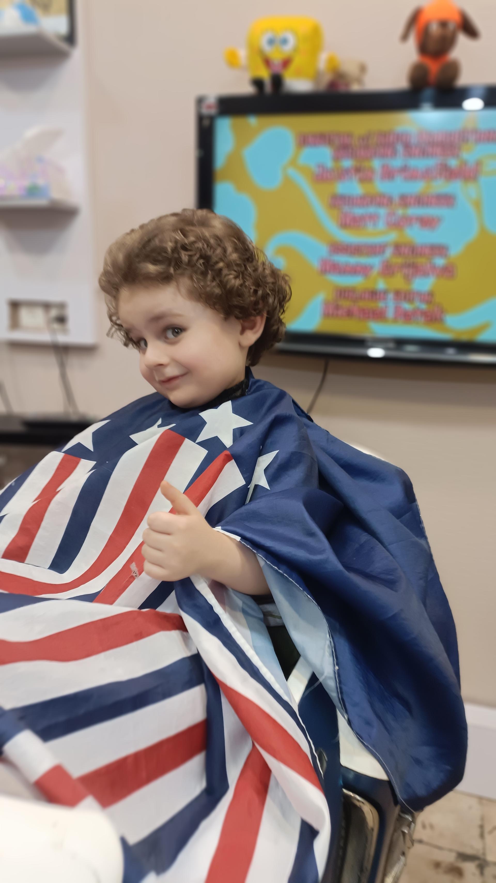 عکس آرایشگاه تخصصی کودک بادکنک 