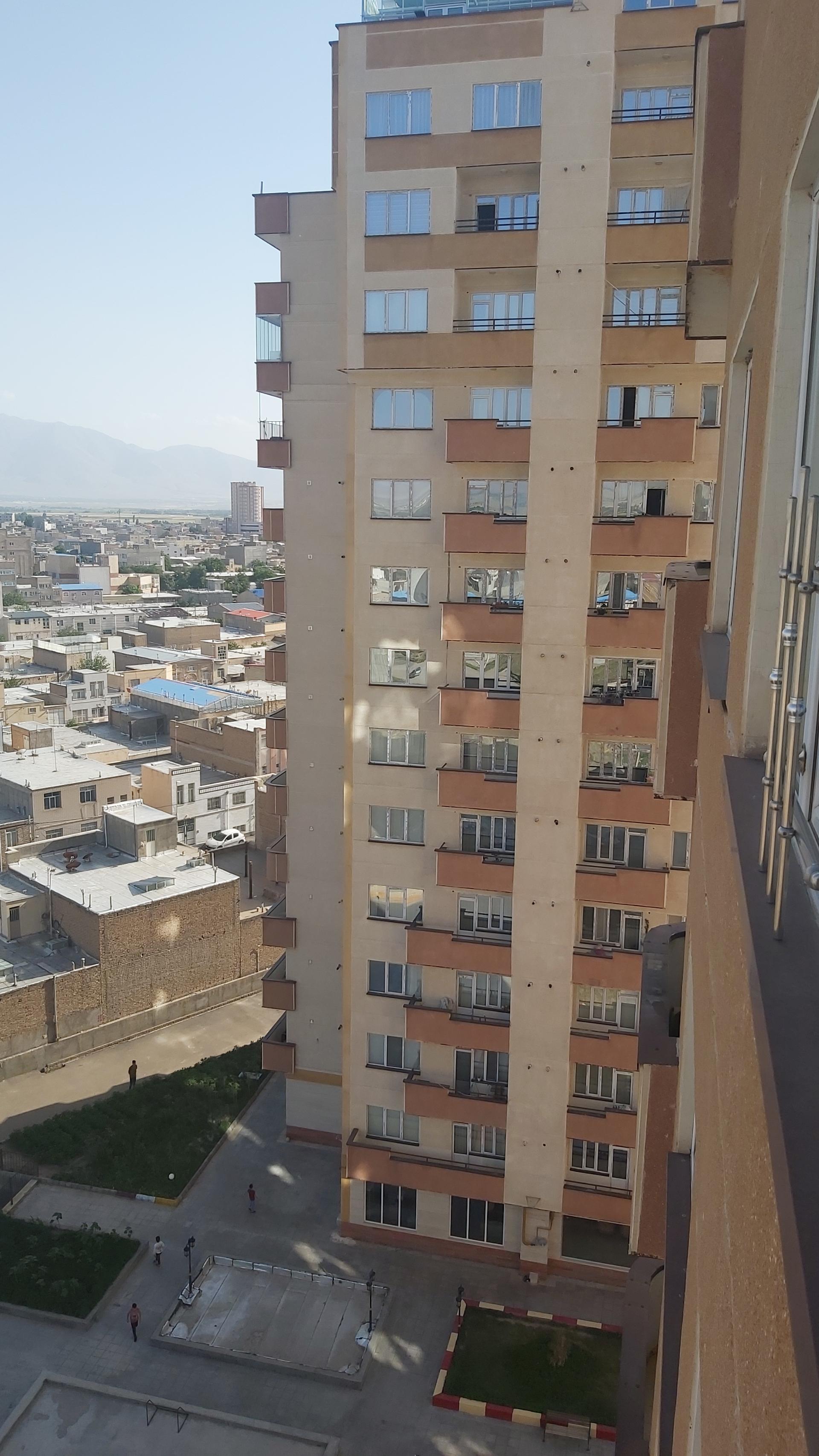 عکس برج دوقلو بهاران سراب