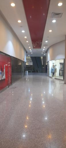 عکس ورودی ایستگاه مترو شهدا
