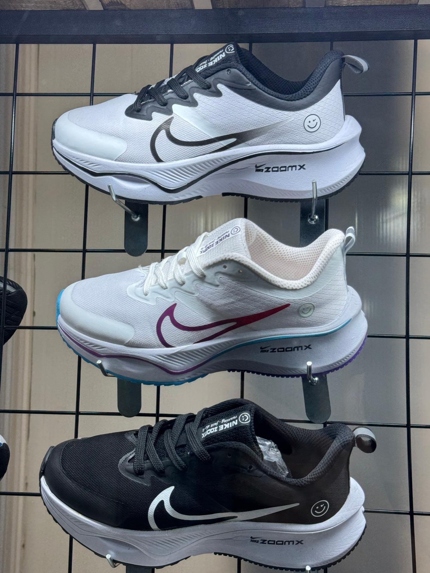 عکس کفش آداک