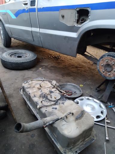 عکس تعمیرگاه فاتحی 