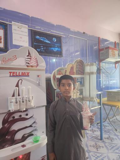 عکس بستنی سرای شکوفه