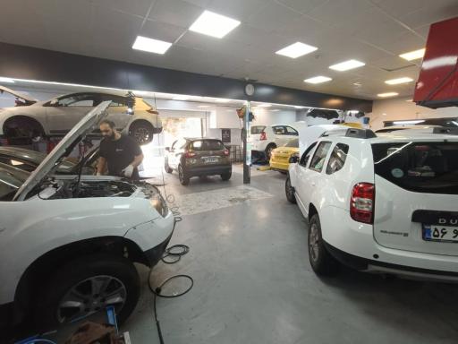 عکس نمایندگی رنو شاه پری