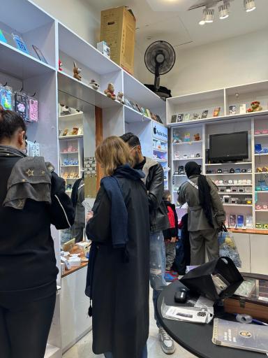 عکس اپل استور دالی