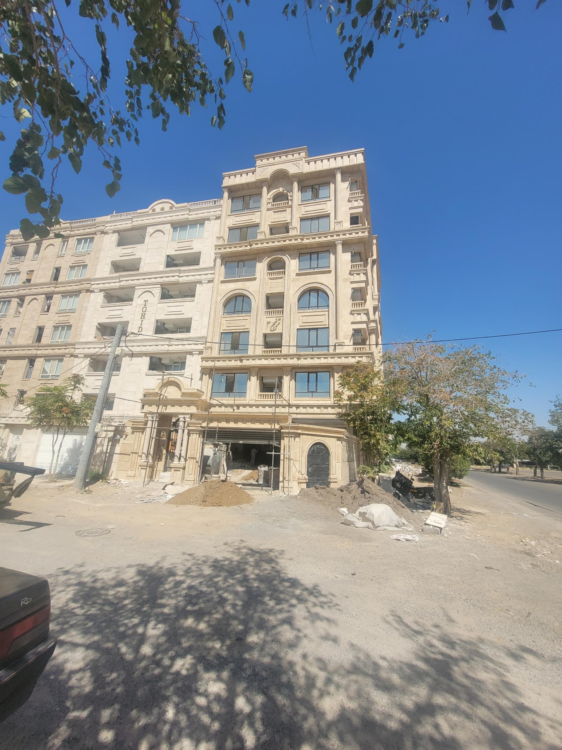 عکس ساختمان ترنج ۳