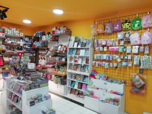 عکس کتابفروشی بوک لند