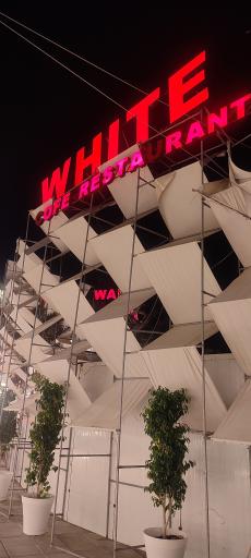 عکس رستوران وایت وال